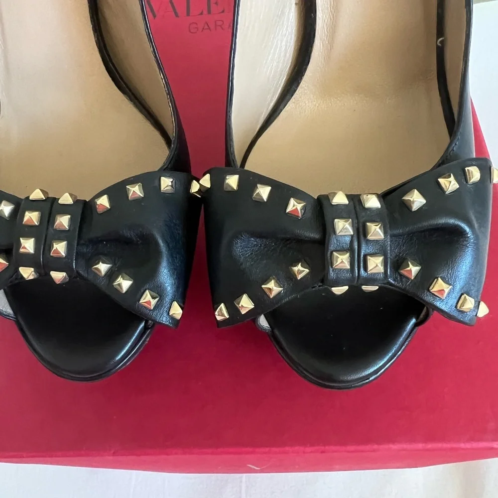 VALENTINO GARAVANI STUDDED BOW PLATFORM PUMPS - Picture 8 of 12